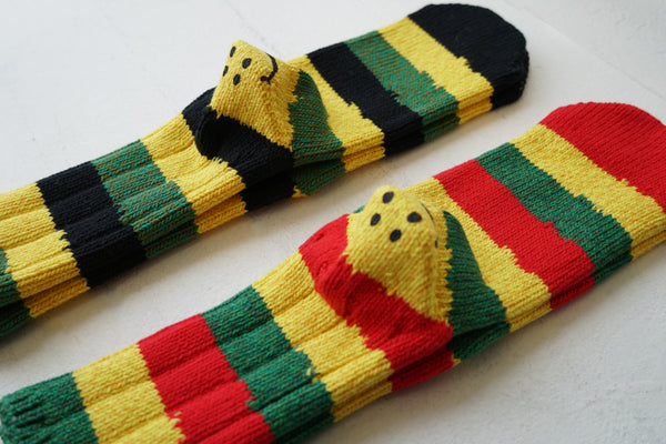The heel design has been redesigned and is back in stock. Socks with a cheerful raster color that colors your feet. It has a rough knitted fabric and excellent elasticity.  95% cotton 3% polyurethane 2% nylon 56 rasta RAINBOWY HAPPY HEEL socks